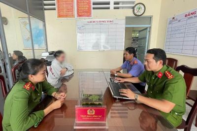 Đầu tư tiền ảo, thiếu nữ trộm hơn 1 tỉ đồng của người thân rồi ra tự thú