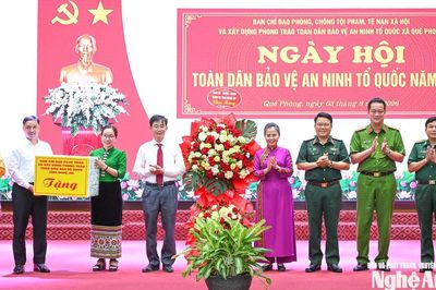 Phó Bí thư Tỉnh ủy Võ Thị Minh Sinh dự ngày hội 'Toàn dân bảo vệ an ninh Tổ quốc' tại xã Quế Phong