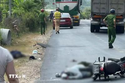 Va chạm giữa xe đầu kéo và môtô tại Đắk Lắk khiến hai người thương vong