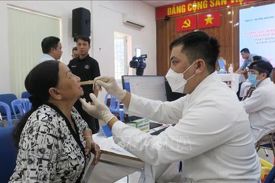 Để người dân quan tâm tới việc khám sức khỏe