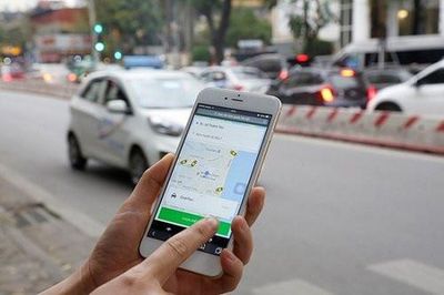 Bộ Tài chính phản hồi việc 'taxi kêu khó vì phải lập hóa đơn điện tử từng chuyến xe'