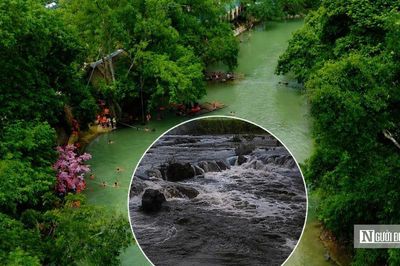 Vụ nước sông chuyển màu đen, hôi tanh 5km: Chính quyền đề nghị công an vào cuộc