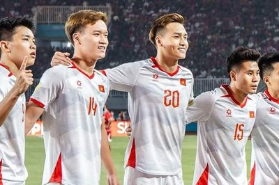 Thán phục quyết định cao tay của HLV Kim Sang Sik