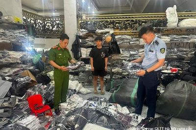 Công an Hà Nội chủ động đấu tranh, triệt phá các đường dây buôn lậu, hàng giả