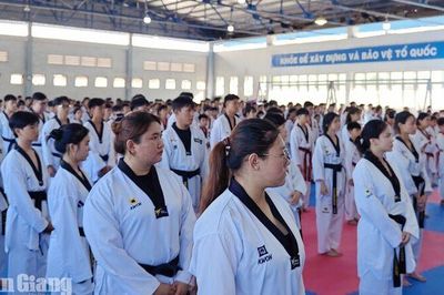 Hơn 400 học viên An Giang cập nhật chuyên môn Taekwondo