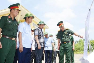 Bí thư Tỉnh ủy Nguyễn Hồng Thái kiểm tra doanh trại, thao trường Trung đoàn BB833