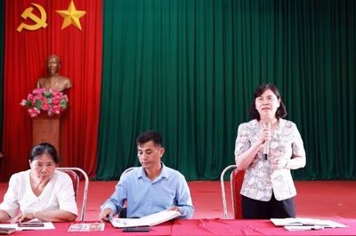 Phó Chủ tịch Thường trực HĐND tỉnh Trần Thị Hằng dự sinh hoạt chi bộ thôn Đồn Cầu Bằng