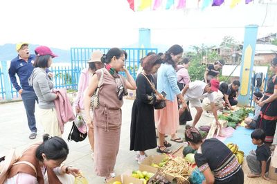 Trải nghiệm chợ phiên dược liệu, nông sản trên mây