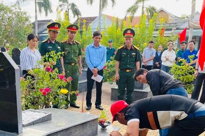 Phường Bình Định lấy mẫu hài cốt 95 phần mộ liệt sĩ chưa xác định thông tin phục vụ giám định ADN