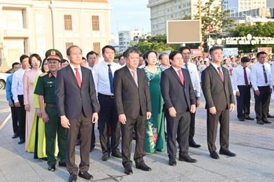 Lãnh đạo tỉnh và gần 1.000 cán bộ, chiến sĩ Công an tham gia Lễ chào cờ tháng 8