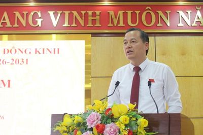 Kỳ họp thứ năm HĐND phường Đông Kinh: Thông qua 2 nghị quyết về giao biên chế