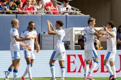 Leeds lội ngược dòng 4-2 trước Liverpool: Cú đúp quân bài tẩy của Daniel Farke