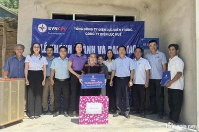 Mái ấm từ những tấm lòng