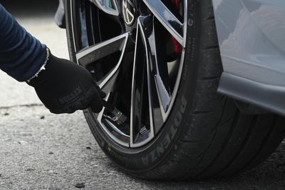 Bridgestone Việt Nam ra mắt Potenza Adrenalin RE005, mở rộng dải lốp hiệu suất cao