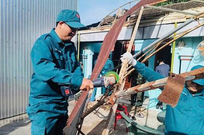 Quảng Ngãi: Khắc phục nhà cho người dân hoàn cảnh khó khăn bị ảnh hưởng lốc xoáy