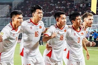 Tuyển Việt Nam đại thắng Indonesia, chiếm ngôi đầu bảng A