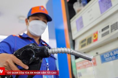 Chính phủ yêu cầu bảo đảm cung ứng đầy đủ xăng dầu