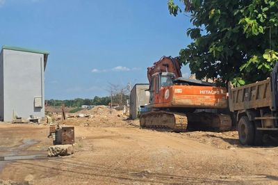Giám sát chặt xe chở vật tư Dự án đường Vành đai 2 tại công trường