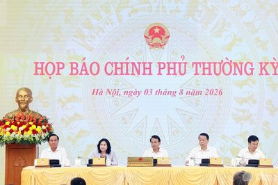 Giải đáp nhiều vấn đề về ổn định kinh tế vĩ mô và sắp xếp thôn, tổ dân phố