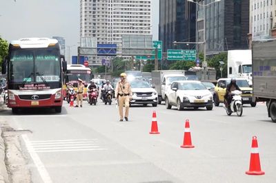 Kiên quyết xử lý vi phạm dừng, đỗ xe sai quy định