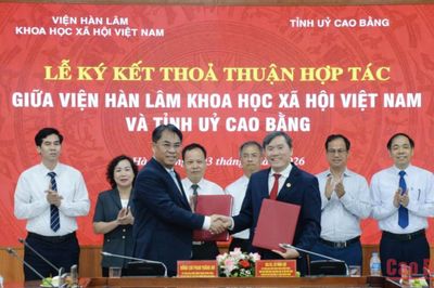 Tỉnh ủy Cao Bằng ký kết thỏa thuận hợp tác với Viện Hàn Lâm Khoa học xã hội Việt Nam