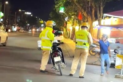 Người đàn ông ở Lâm Đồng đấm cảnh sát giao thông khi bị yêu cầu đo nồng độ cồn