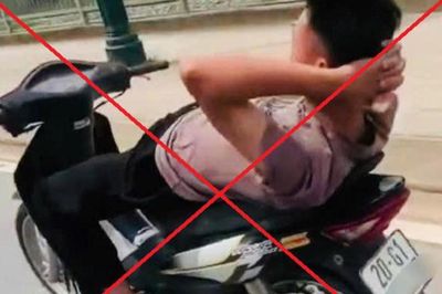 Công an Thái Nguyên triệu tập nam thanh niên thả hai tay, nằm trên yên lái xe