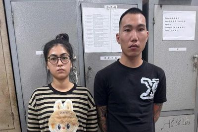 Bắt nhóm đối tượng livestream bán 'vé cào trúng thưởng' để lừa đảo