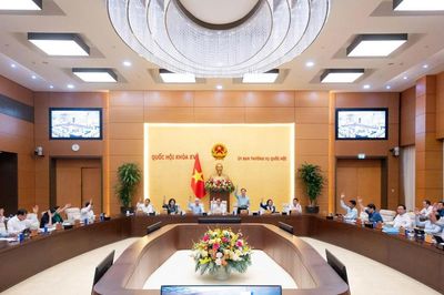 Thống nhất trình Quốc hội xem xét việc thành lập 2 thành phố Quảng Ninh, Bắc Ninh