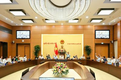 Thống nhất trình Quốc hội xem xét, thông qua Nghị quyết thành lập thành phố Quảng Ninh và thành lập thành phố Bắc Ninh tại Kỳ họp không thường lệ lần thứ Nhất