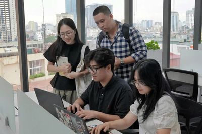 Công ty cấp AI không đủ, nhân viên tự chi tiền triệu mỗi tháng