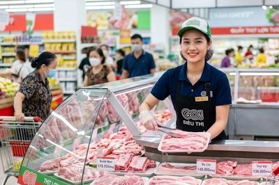 Giá heo hơi hôm nay 4.8: Miền Trung và miền Nam đi ngang