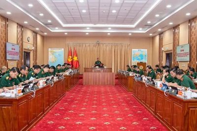 Triển khai giải thể, tổ chức lại Ban Chỉ huy Phòng thủ khu vực, điều chuyển, thành lập các đơn vị mới