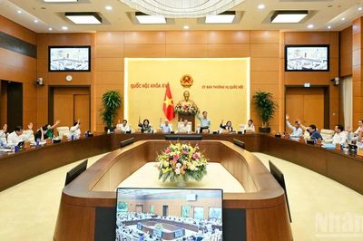 Thống nhất trình Quốc hội xem xét, thông qua việc thành lập thành phố Quảng Ninh, thành phố Bắc Ninh