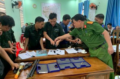 Huấn luyện công tác quản lý và sử dụng công cụ hỗ trợ cho lực lượng quản lý rừng phòng hộ