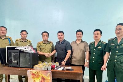 Bóc đường dây livestream 'vé cào trúng thưởng' lừa đảo