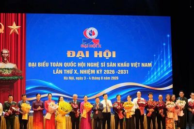 NSND Trịnh Thúy Mùi tái đắc cử Chủ tịch Hội Nghệ sĩ Sân khấu Việt Nam
