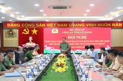 Xây dựng đặc khu Phú Quốc thành 'Địa bàn kiểu mẫu về an toàn giao thông'