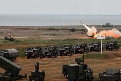 Kho dự trữ chịu áp lực, Mỹ tăng tốc sản xuất Patriot và đầu tư vào THAAD