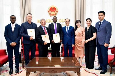 Mở rộng mạng lưới Lãnh sự danh dự Việt Nam tại Hoa Kỳ, Uganda