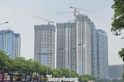Lãi suất thả nổi neo cao, người mua nhà chật vật xoay xở