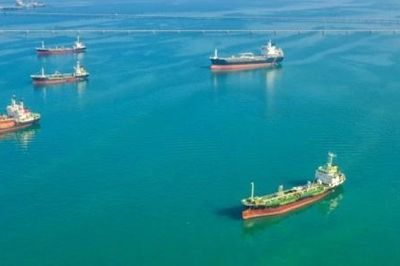 Hoạt động hàng hải tại Hormuz vẫn trầm lắng trước tín hiệu nối lại đàm phán