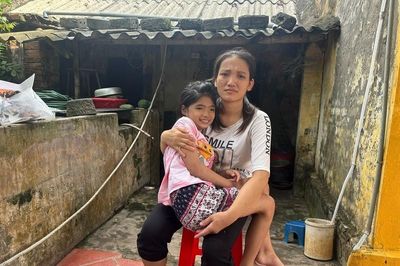 Nỗi khổ của người phụ nữ trẻ có con gái mắc bệnh tim bẩm sinh, mẹ bị ung thư gan