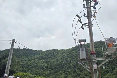 Điểm nghẽn điện lưới vùng cao: Dòng điện yếu 'kìm chân' sinh kế