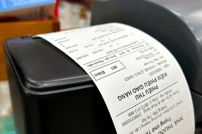 Hộ kinh doanh có hóa đơn điện tử vẫn phải ghi sổ, taxi xuất hóa đơn từng chuyến?