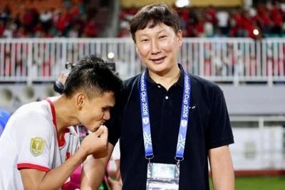 Báo Hàn: Tuyển Việt Nam 'đánh úp' Indonesia, thầy Kim quá cao tay