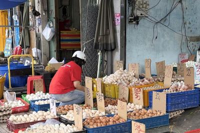 Nhờ bánh Trung thu, giá trứng gà thoát đáy