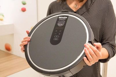 Điều gì xảy ra khi Mỹ cấm phần lớn robot hút bụi nước ngoài?