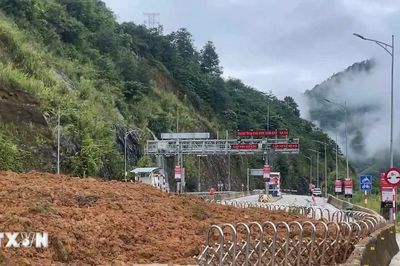 Lào Cai: Hơn 2.000m3 bất ngờ tràn xuống khu vực Trạm thu phí BOT đường tỉnh 155