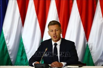 Thủ tướng Hungary Peter Magyar đối mặt thách thức chính trị lớn nhất từ khi nhậm chức